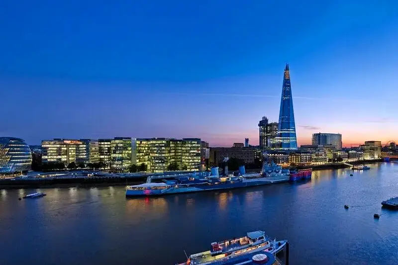Riverside Elegance in London Bridge